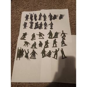Lot of 34 Vintage Louis Marx WW2 Army Men German American Some Melted Bad Shape